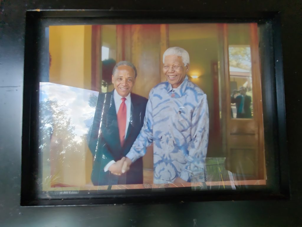 Nelson Mandela w Uncle Joe Stroud-new